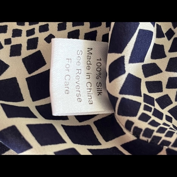 ⭐️Bogo ⭐️ 🍓 Parker XS cold shoulder black white silk mini dress - Picture 11 of 15